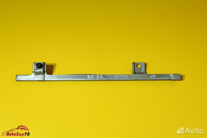 Volvo FM Направляющая задняя стекла правой двери