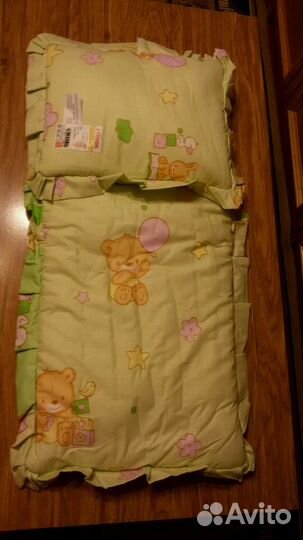 Комплект в коляску, матрасики в санки все новое
