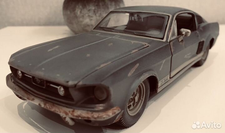 Модель автомобиля 1 24