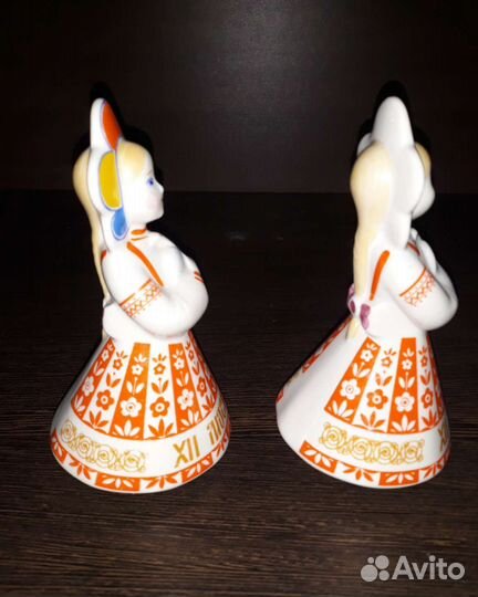 Фарфоровые статуэтки Девочки с голубем