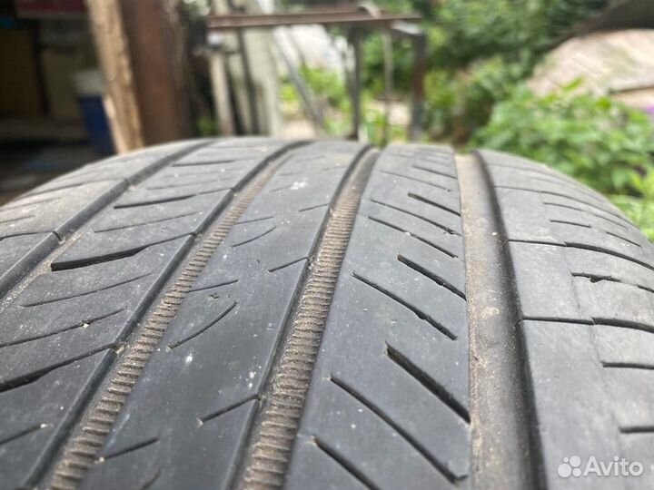 Roadstone N'Fera AU5 235/55 R19