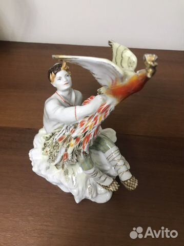 Статуэтка фарфор