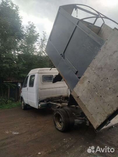 Самосвал, грузчики, мусор