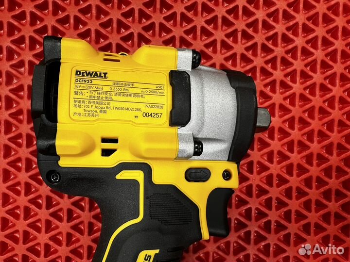 Аккумуляторный импульсный гайковерт dewalt DCF922N