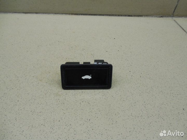 Кнопка открывания багажника Q5 2008