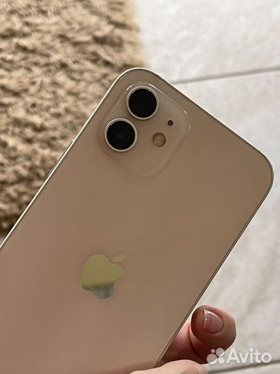 iPhone 12, 64 ГБ