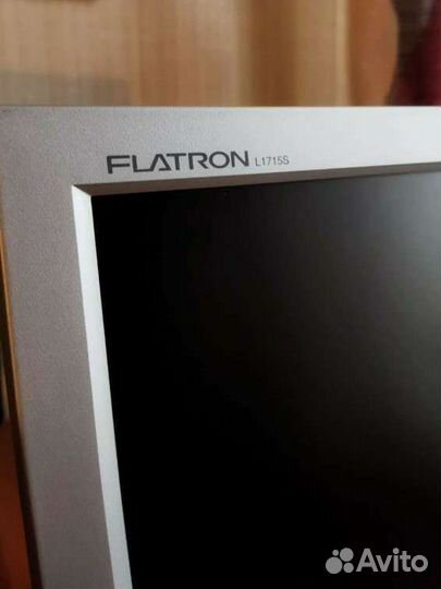 Монитор LG Flatron L1715S