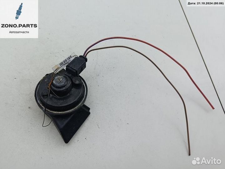 Сигнал (клаксон) 8T0951221A на Audi A4 B8 (2007-2015)