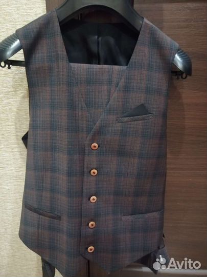 Мужской костюм тройка