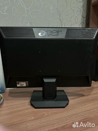Монитор Acer v223w