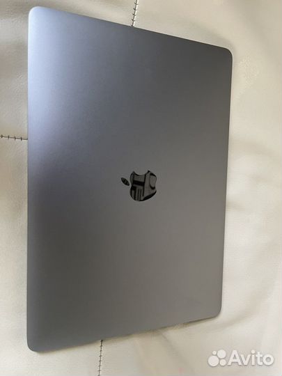 Apple MacBook Pro 13 (i5, 16 gb, ssd 1тб)