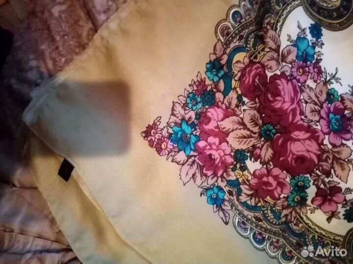 Платок 120 см 120 см новый