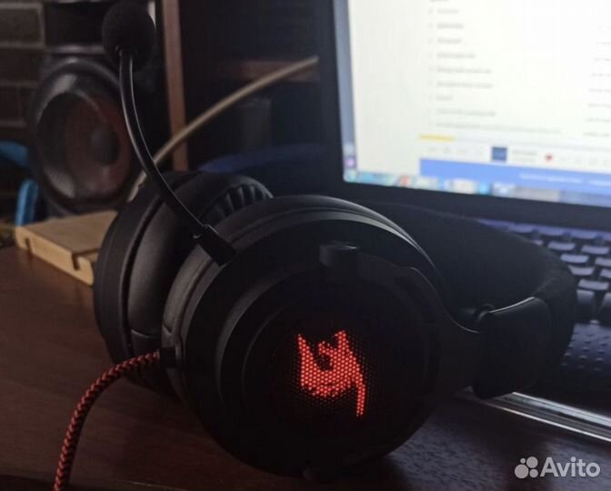 Игровые наушники