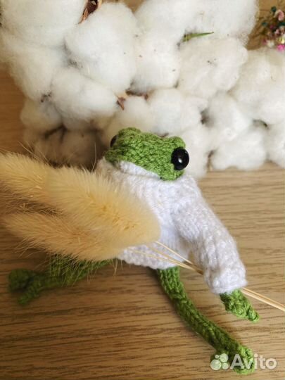Вязаная лягушка
