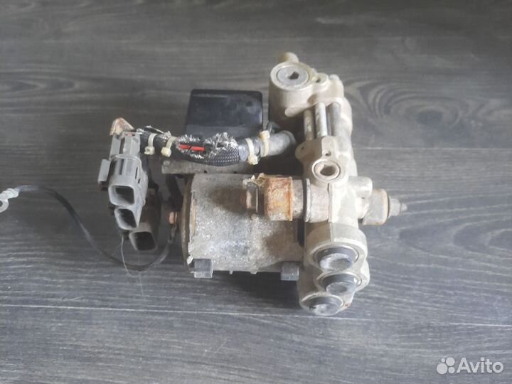 Блок abs Nissan Prairie