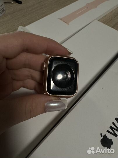 Apple watch se gold pink