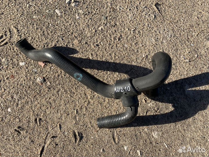 Патрубок MB W210 A2105060035