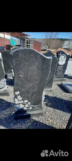 Изготовление памятников, скульптур. Красный гранит