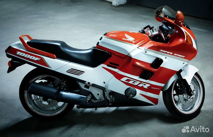 Honda CBR1000F