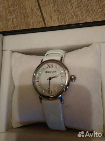 Часы женские новые