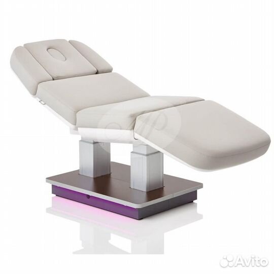 Кушетка медицинская массажная