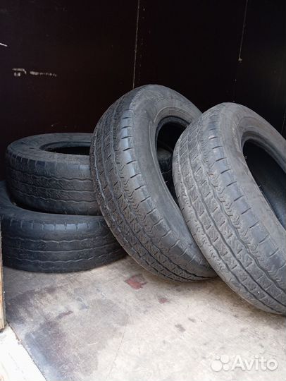 RoadX RXQuest AT21 215/75 R16C 116