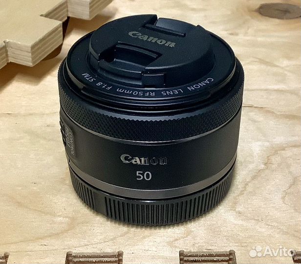 Объектив Canon RF 50mm f/1.8 STM