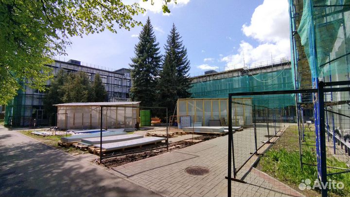 Подсобный рабочий, сварщик