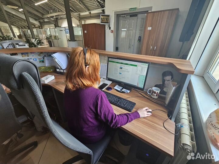 Стойка ресепшен