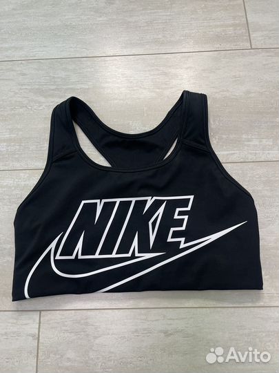 Спортивный топ nike