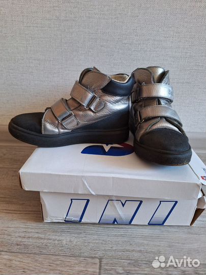 Ботинки демисезонные для девочки 33 р