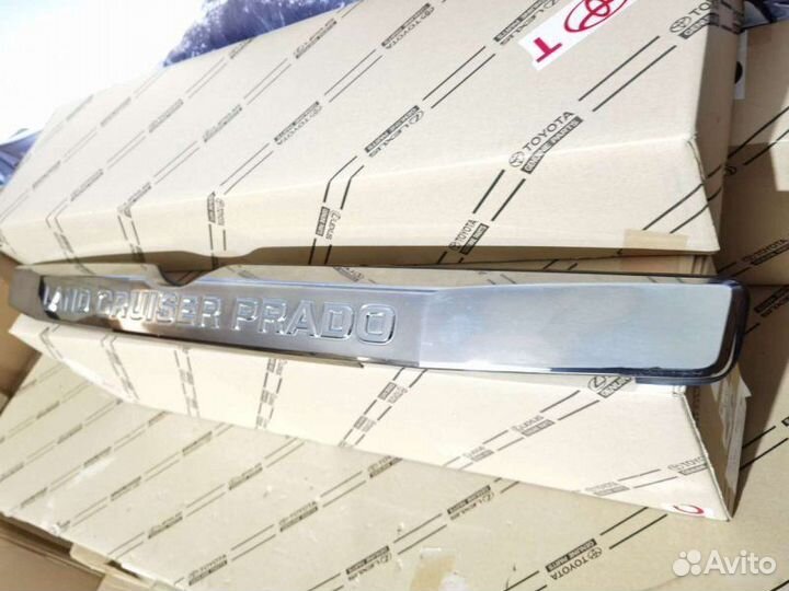 Молдинг багажника Toyota Land Cruiser Prado 150