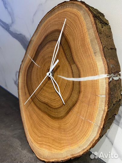 Часы из массива дерева, лофт, интерьер