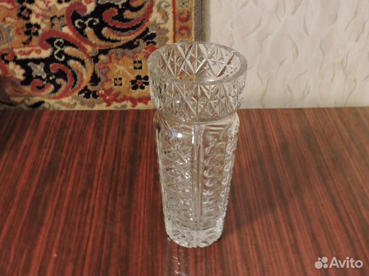 Большая хрустальная ваза