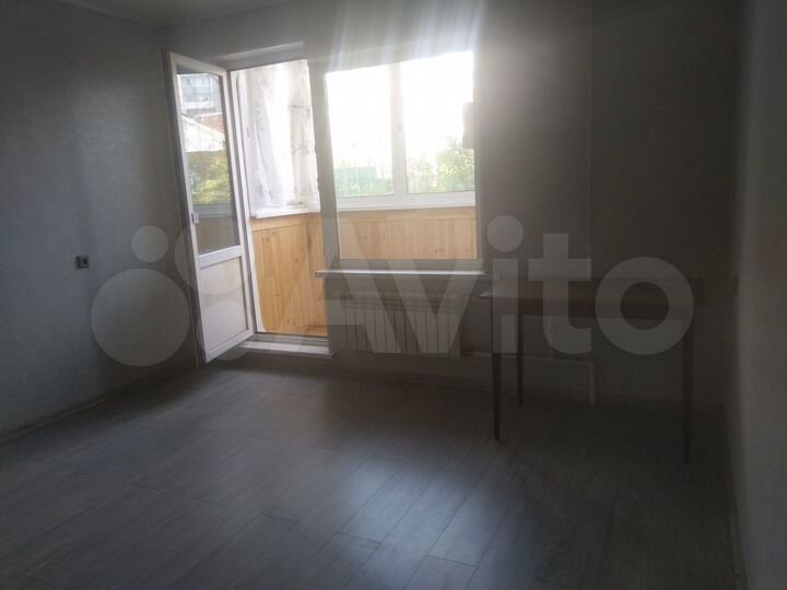 2-к. квартира, 48 м², 1/10 эт.