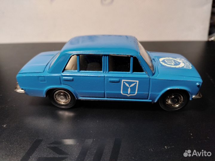 Модели автомобилей СССР ваз 2101 400 лет Саратову