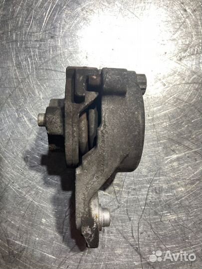 Ролик натяжителя Mercedes R-Class W251 OM642 3.0