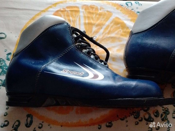 Лыжные ботинки