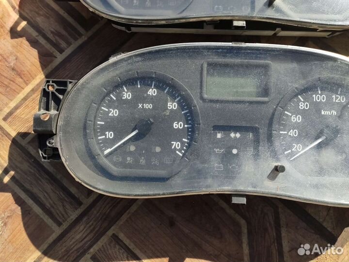 Приборная панель щиток Рено Логан