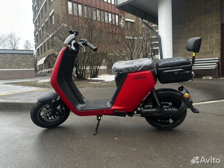 Электроскутер Honda