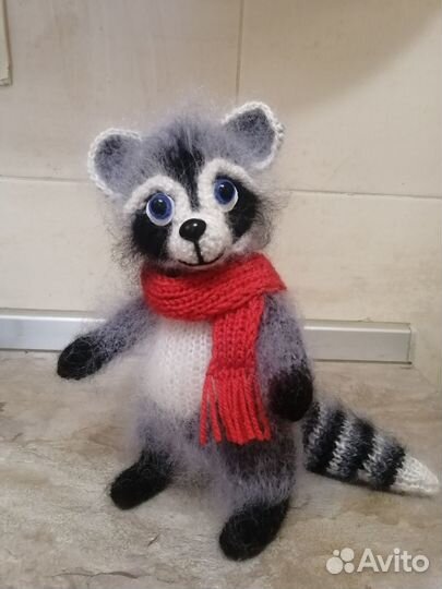 Вязаный енот