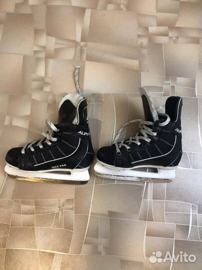 Коньки хоккейные