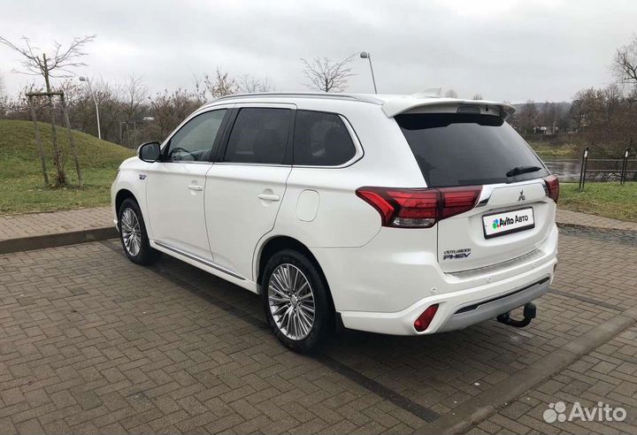 Mitsubishi Outlander 2.4 AT, 2019, 104 000 км