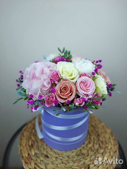 Шар с надписью и цветами