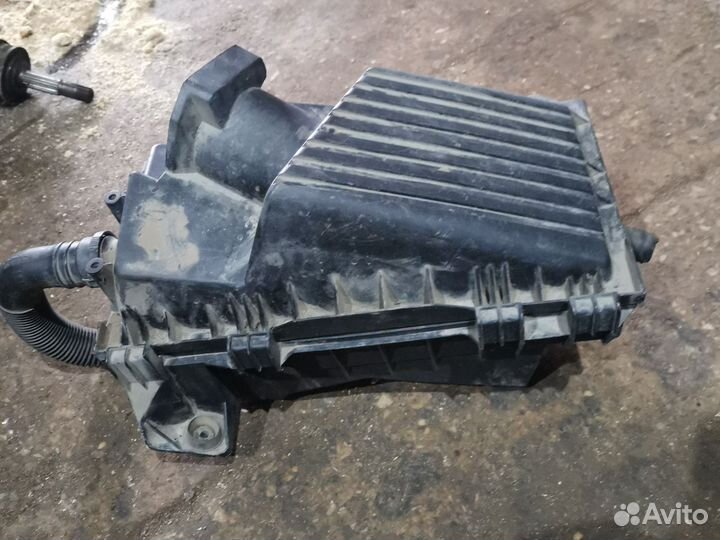 Корпус воздушного фильтра Skoda Octavia A4 Bfq
