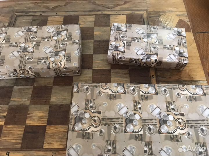 Картонные коробки для подарков