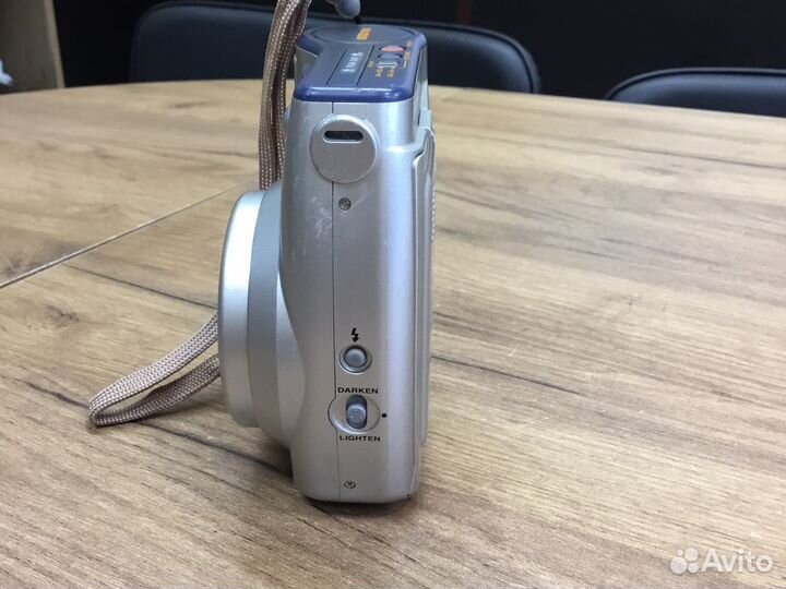 Fujifilm Instax mini 10 (полароид)