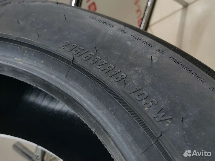 Maxxis Victra Sport SUV VS5 235/65 R18 106W