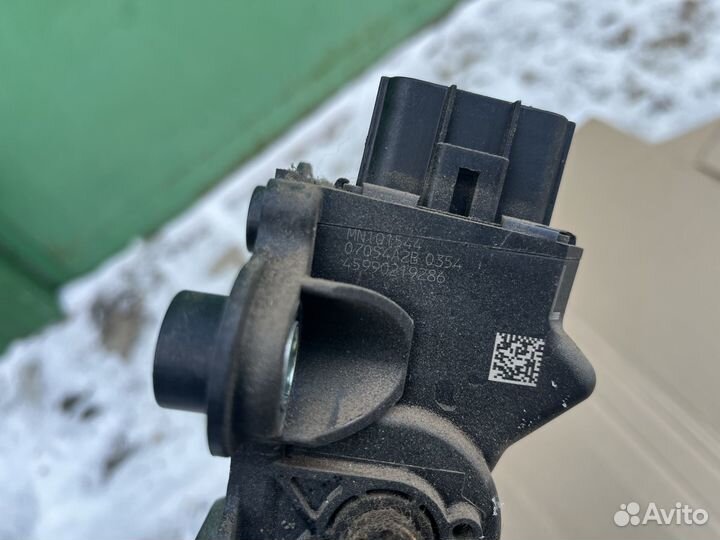 Педаль газа Мицубиси Лансер 10