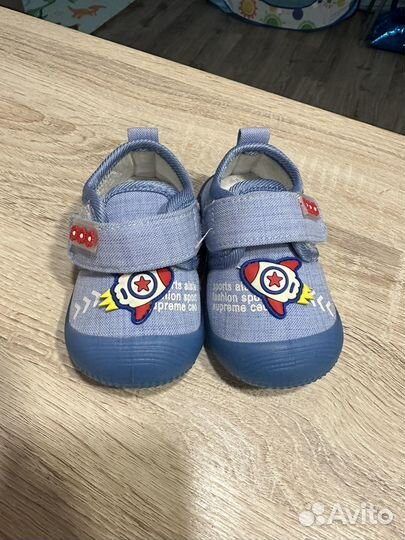 Тапочки для дома, улицы